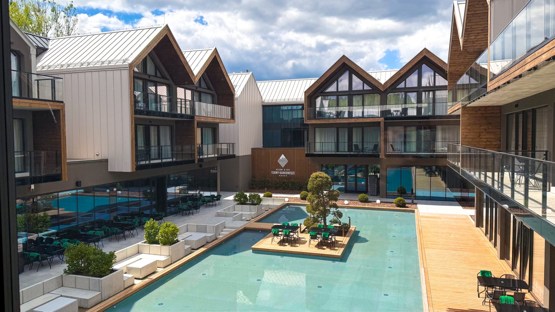 Termy Karkonosze — kompleks 80 apartamentów w 10 budynkach